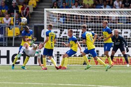 FC Groningen in extremis langs SC Cambuur door wereldgoal Strand Larsen