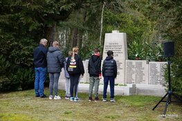 Kinderen KC de Vuurvogel bij de Joodse Herdenking