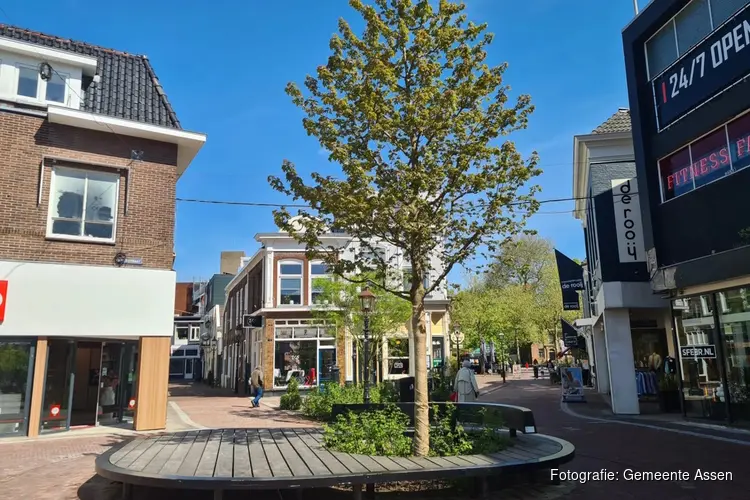 Feestelijke opening vernieuwde winkelstraten in Assen