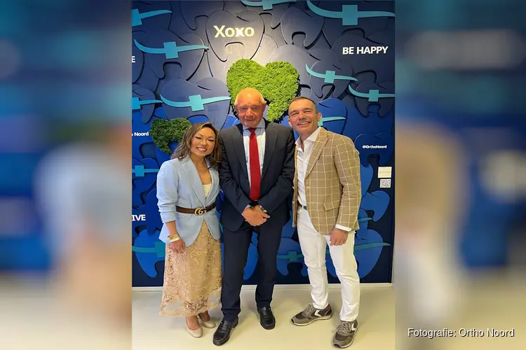 Wethouder Smit verzorgd de opening van Ortho Noord in Assen
